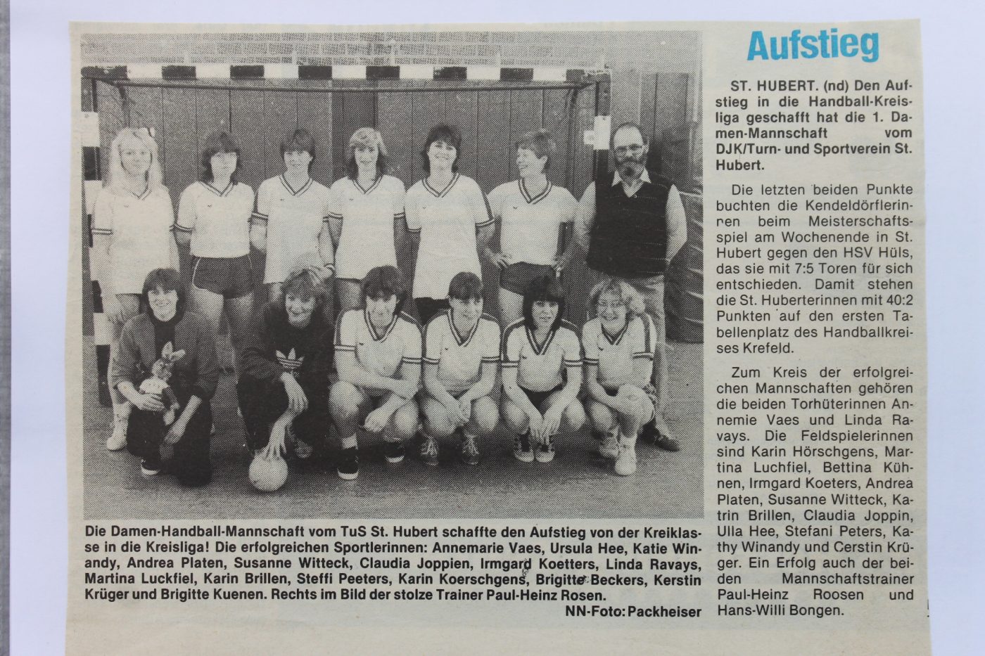 Pressebericht zum Aufstieg der Damen 1983 – TuS St. Hubert Handball